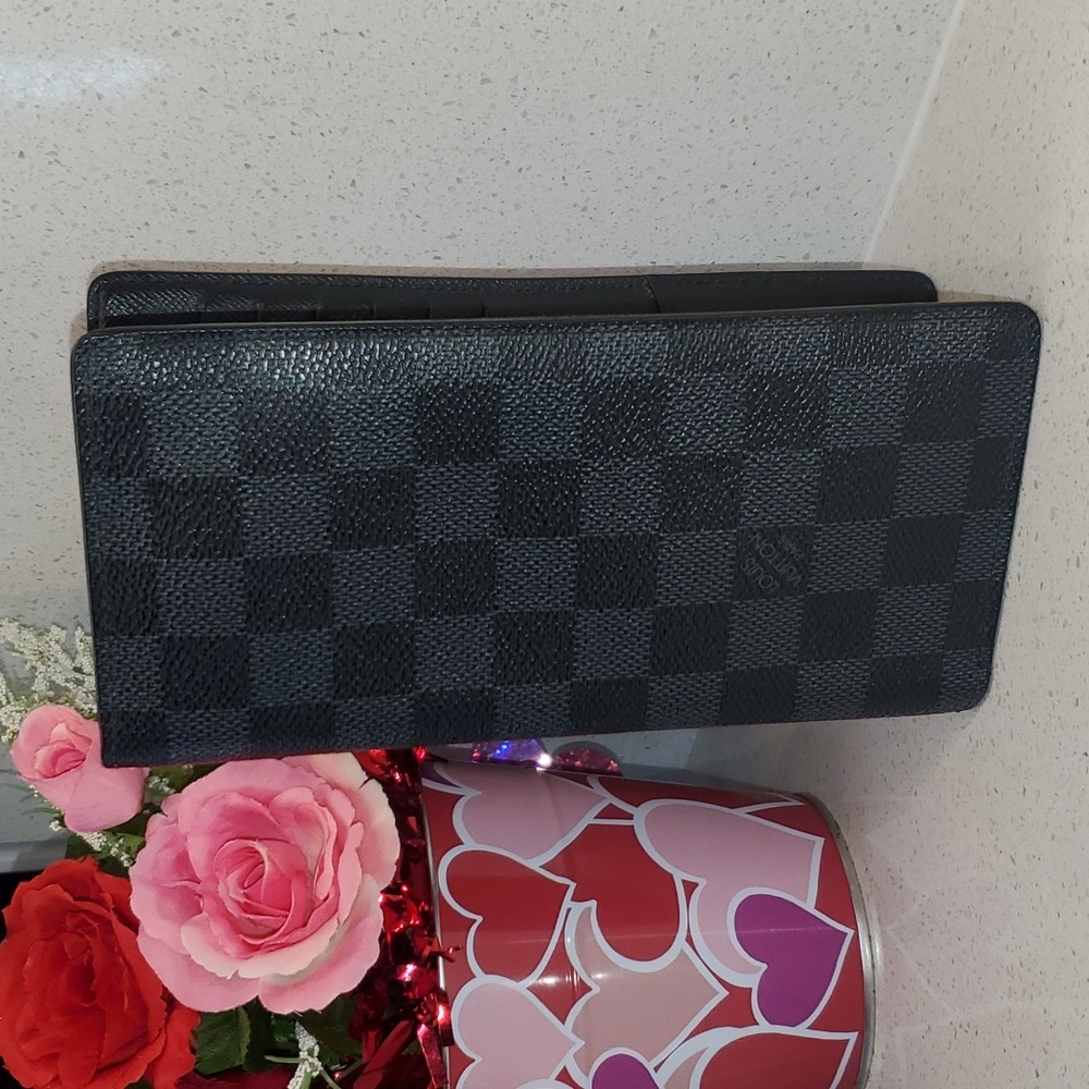 LOUIS VUITTON long wallet